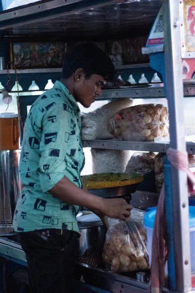 Picture Street Vendor Selling Bhel Puri Indian Streets Bhelpuri Savoury — Stockfoto