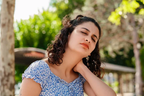 Beautiful Brunette Woman Wearing Summer Dress Standing City Park Outdoors — Foto Stock