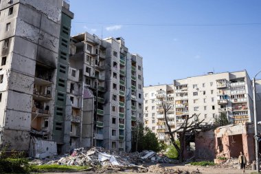 Ukrayna 'nın Chernihiv kentindeki çok katlı bir bina savaş sırasında hasar gördü. Ukrayna 'ya Karşı