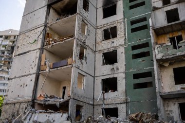 Ukrayna 'nın Chernihiv kentindeki çok katlı bir bina savaş sırasında hasar gördü. Ukrayna 'ya Karşı
