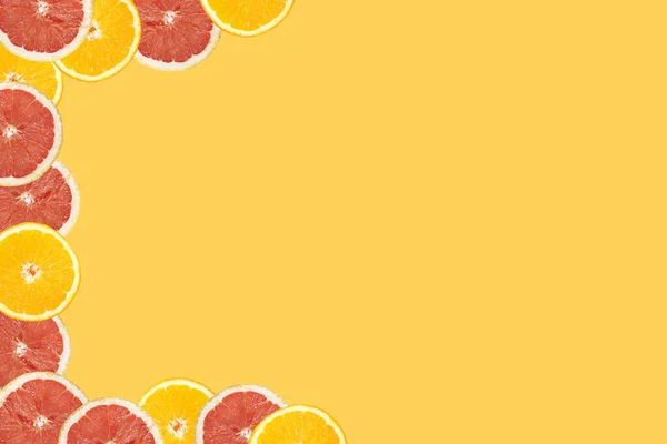 Orange Grapefruit Cut Half Seamless Yellow Background Arranged Lift Side — Stock Photo, Image