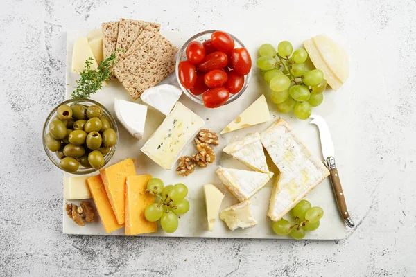 Cheese Platter Organic Cheeses Blue Cheese Cheddar Emmantaler French Soft — Stock Photo, Image