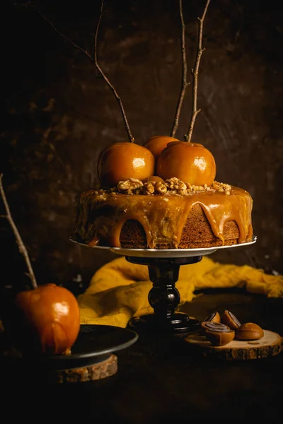 Brown Cake Caramel Coating Caramelized Apples Tree Branches Black Cake — 스톡 사진