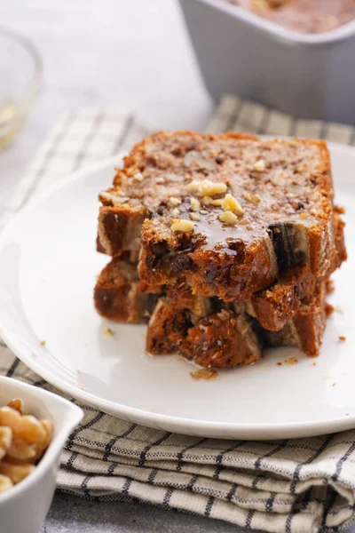 Slices Chocolate Banana Bread Walnuts Checkered Kitchen Napkin Ingredients Grey — Stock Photo, Image