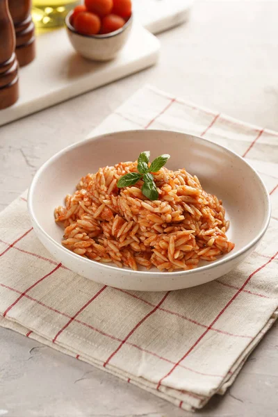 Homemade Italian Dish Pasta Risoni Tomato Basil Sauce Deep Bowl — Stock Photo, Image