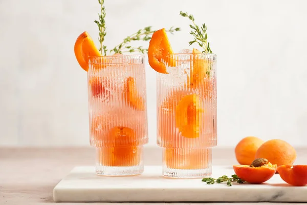 Two Glasses Refreshing Summer Cocktail Ice Cubes Apricot Slices Fresh — Photo