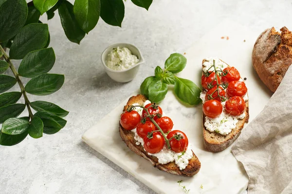 Sandwich Roasted Cherry Tomatoes Branch Fresh Cottage Cheese Green Basil — Stock Photo, Image