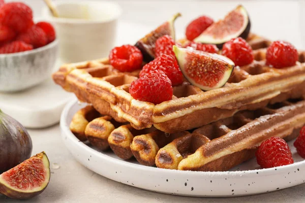 Gaufres Belges Sucrées Fraîches Maison Miel Sucre Poudre Aux Framboises — Photo