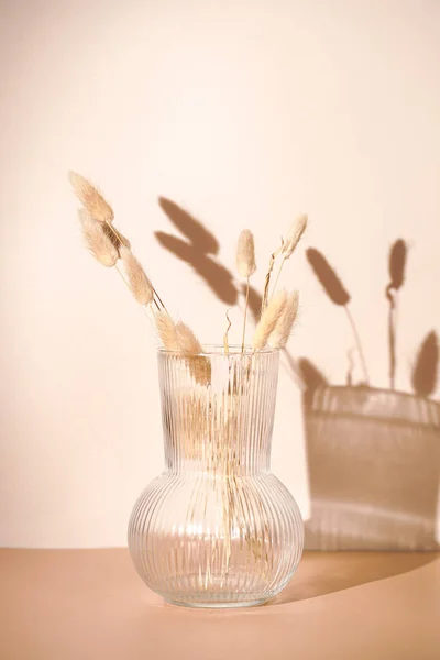 Bunch Yellow Wheat Spikes Reeds Foliage Branches Transparent Rippled Vase — Stock Photo, Image