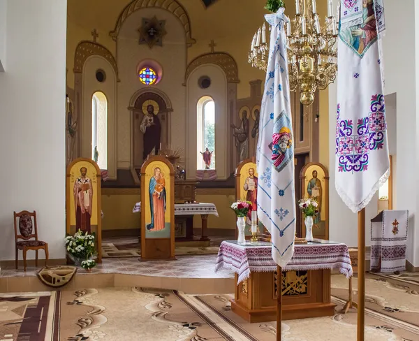 Kilise Ukrayna 'nın küçük bir köyünde yer almaktadır.