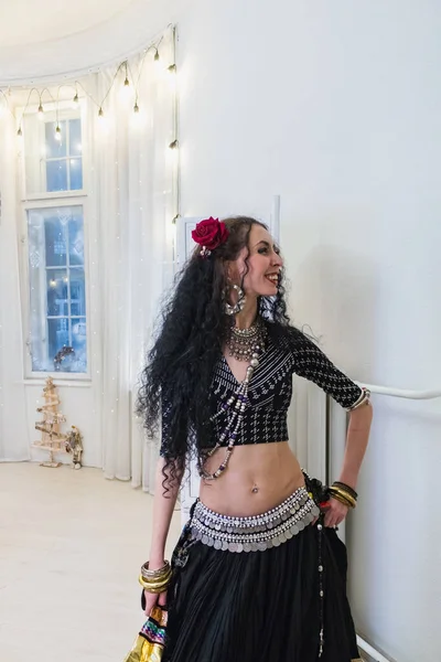 Morena Estilo Cigano Dança Costum — Fotografia de Stock