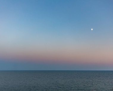 Karadeniz üzerinde akşam gökyüzü, Ukrayna