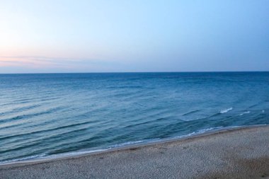 Şafak vakti denizin üzerinde gökyüzü, Karadeniz, Ukrain
