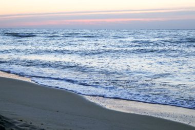 Şafak vakti denizin üzerinde gökyüzü, Karadeniz, Ukrain