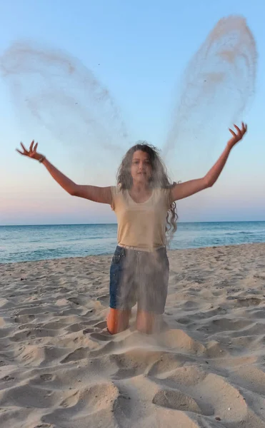 Girl Teenager Plays Sand Black Sea Beach Summer Vacatio — Stockfoto