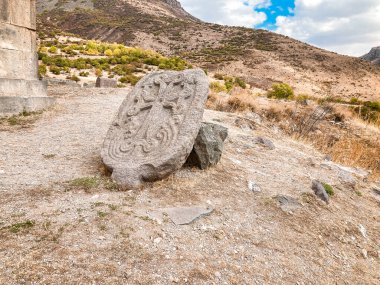 Haşkarlar, Vayots Dzor bölgesindeki Zorats Kilisesi 'nde taş haçları