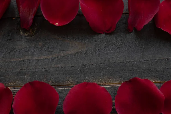 Rosenblätter Auf Holz Hintergrund Für Happy March Und Womens Day — Stockfoto