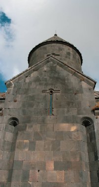 Tegher Manastırı, Aragatsotn Eyaletindeki Ermeni Manastırı. Ermeni Havari Kilisesi