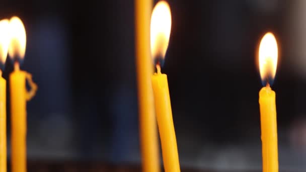 Encender Velas Iglesia Hermoso Fondo — Vídeos de Stock