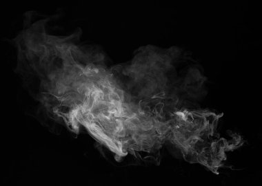 Siyah arka planda bir duman bulutu