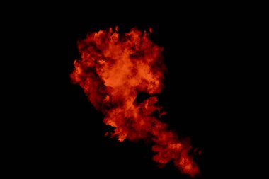 Siyah arkaplanda yangın