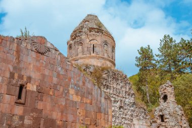 Khoranashat Manastırı Çin, Ermenistan, Manastır 13. yüzyılda kuruldu. 