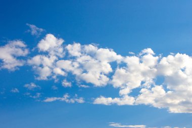 Bulutlu mavi gökyüzü, doğal mavi gökyüzü