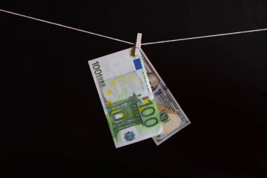 100 Dolarlık banknot ve 100 Avroluk banknot, Duvar Kağıdı işi ve finans