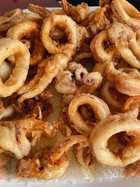 Stekt Bläckfiskranson Stekt Calamari Brödsmulor Krispiga Calamari Ringar Fullstomme Närbild — Stockfoto