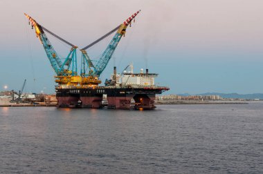 Almerya, İspanya; 7 Ekim 2013: Saipem 7000 dünyanın en büyük deniz vinci gemisidir.