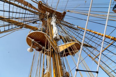 Almerya, İspanya; 8 Temmuz 2018: Amerigo Vespucci Mast. Amerigo Vespucci, 1930 yılında yapılmış bir eğitim gemisi.