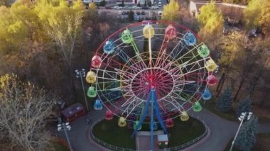 Çarkıfelek parkı gökyüzü eğlencesi, atlıkarınca festivali yüksek dönüş, geleneksel topuk dönüş, yaşam turizmi cazibesi
