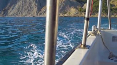 Deniz teknesi okyanus gemisi, körfez yaz tanker sahili, manzara dalgası. Kargo işi büyük, taşıyıcı liman