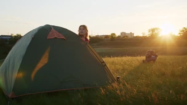 Young Woman Happily Leaves Tent Mountain Hills Sunset Rest Hike — Stock Video