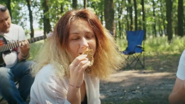 Camping Forest Delicious Food While Relaxing Man Eats Food — Video