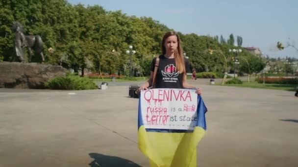 Ukrainian Women Men Gathered Peaceful Rally Support Azov Prisoners War — Video