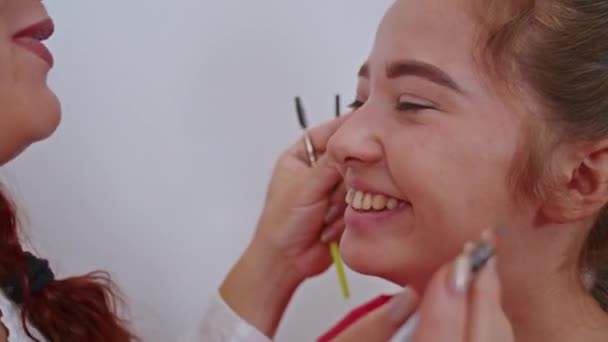Cosmetics Work Stylist Makeup Artist Women Paint Lips Eyes Face — 비디오