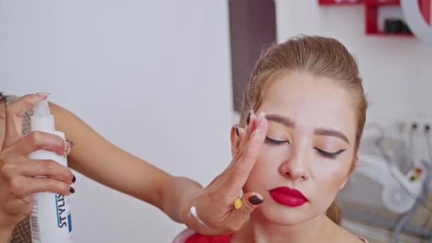 Cosmetics Work Stylist Makeup Artist Women Paint Lips Eyes Face — Stockvideo