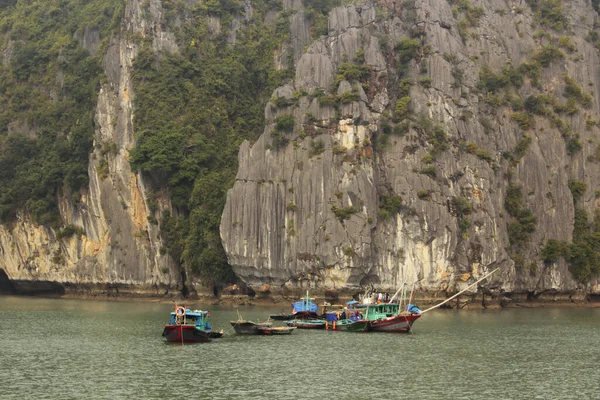 Lodě Halong Bay Vietnam — Stock fotografie