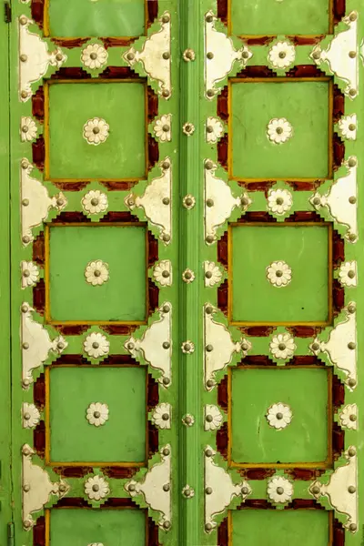 Jaswant Thada Memorial 'daki eski kapılar, Jodhpur. Hindistan 