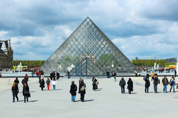 Louvre Múzeum Louvre Üvegpiramisa Párizs Franciaország — Stock Fotó