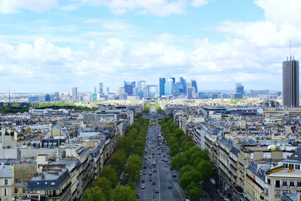 Zafer Takı 'ndan Champs Elysees ve La Defans Panorama manzarası. Paris, Fransa 