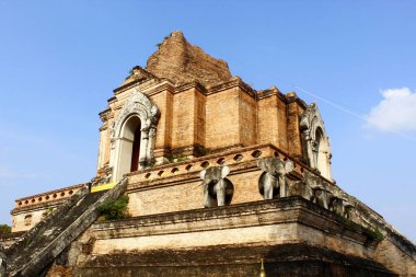 Wat Chedi Luang - Büyük Stupa Tapınağı. Chiang Mai, Tayland 
