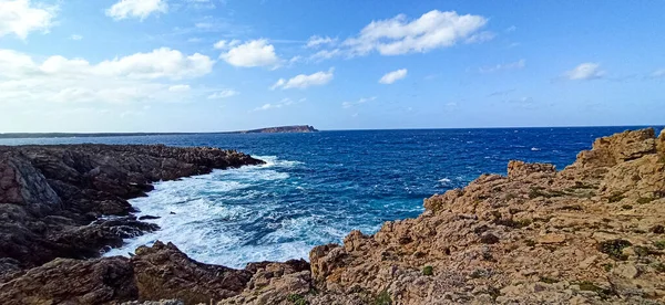Sziklás Táj Vad Tenger Fornells Menorca Baleár Szigetek Spanyolország — Stock Fotó