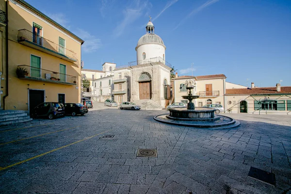Gesualdo Avellino Campania Italia Plaza Con Fuente Baptisterio — Foto de Stock
