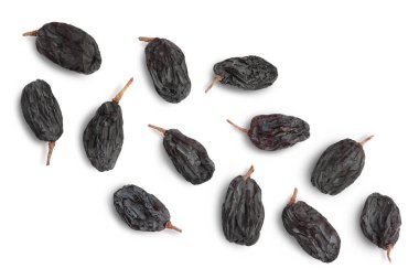 Kırpma yolu ile siyah kuru üzüm beyaz arka planda izole. Üst Manzara. Düz yatıyordu