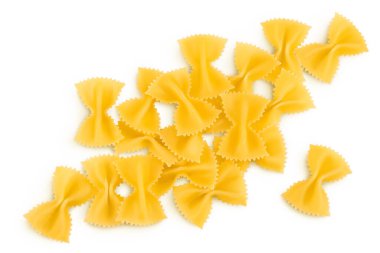 Papyonlu makarna, kırpma yolu ve tam derinlikteki beyaz arkaplanda izole edildi. Üst Manzara. Düz yatıyordu.