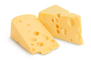 kırpma yolu ve tam derinlikte alan ile beyaz arkaplanda izole edilmiş peynir parçası