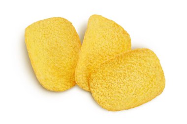 Beyaz arka planda izole edilmiş patates cipsleri kırpma yolu ve tam derinlik. Üst Manzara. Düz yatıyordu.