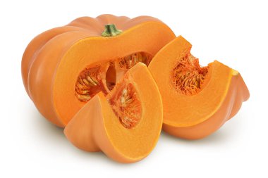 Taze turuncu balkabağı beyaz arka planda izole edilmiş kırpma yolu ve tam derinlik